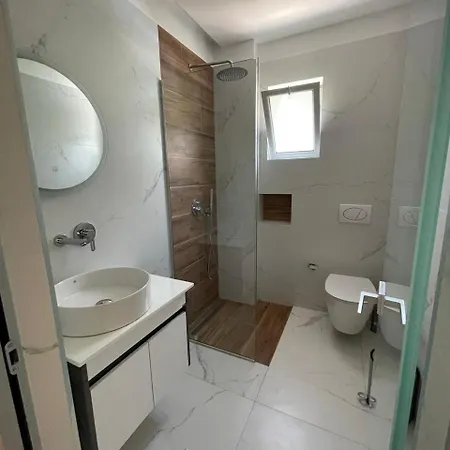 Hermes Apartmán *